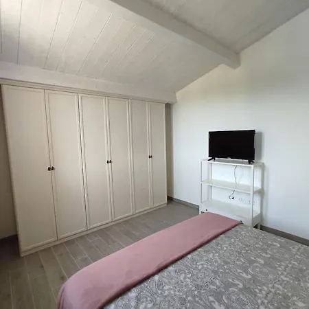 Mary Guest house *